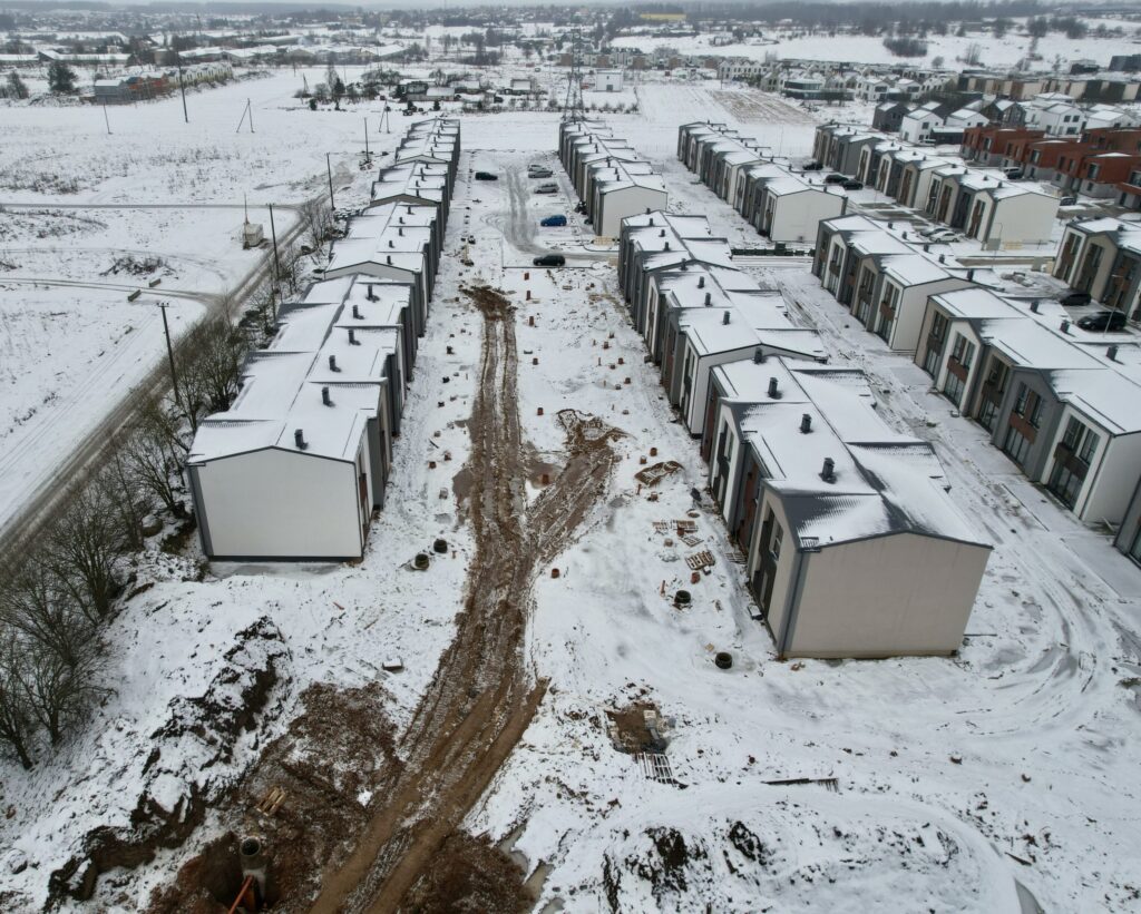 Kotedžai Kalnėnuose (Savičiūnų g.) 4 etapas (Savičiūnų g. 35C, 35D, 37A) - Row housing - construction photos