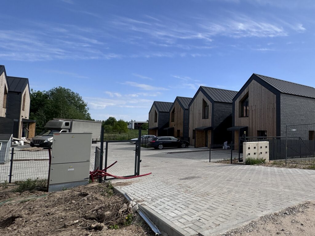 Pušų panorama 1 etapas (Kazio Bizausko g. 53, 55, Stasio Šilingo g. 92, 94, 96, 98, 100, 102) - Row housing - construction photos