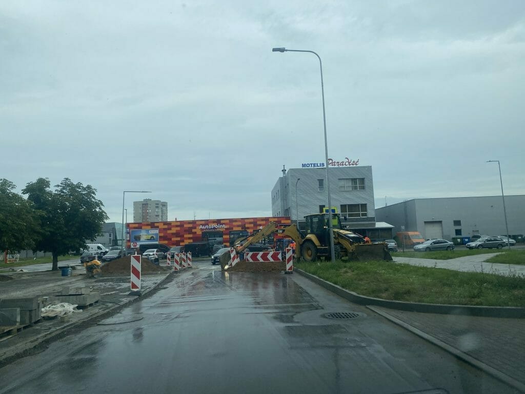 Ramaus eismo gatvė prie Vilniaus rajono centrinės poliklinikos (J. Baltrušaičio g.) - Tänav - ehituse fotod