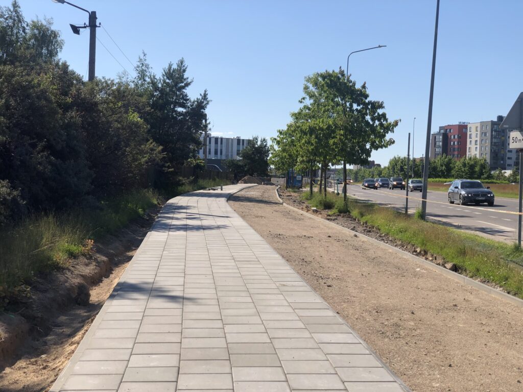 Pilaitės pr. atkarpa nuo Įsruties g. iki Papilėnų g. (Pilaitės pr.) - Velosipēdu ceļš, Iela - būvdarbu attēli