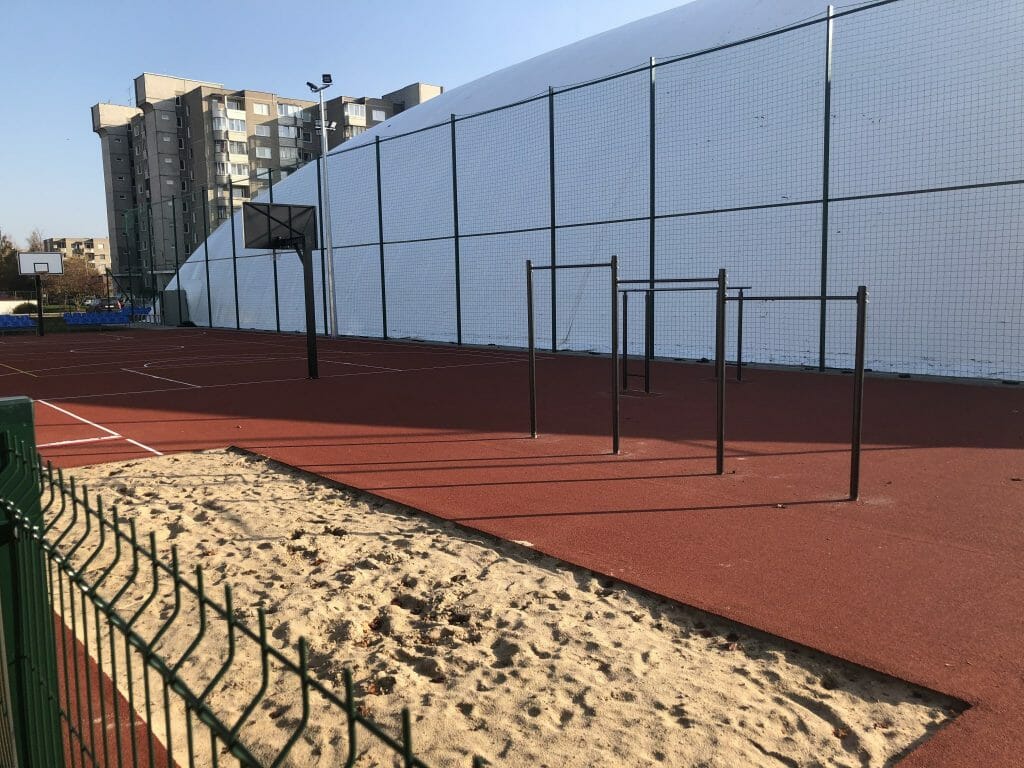 Pilaitės gimnazijos sporto aikštynas (Įsruties g. 3) - Sports field or court - construction photos