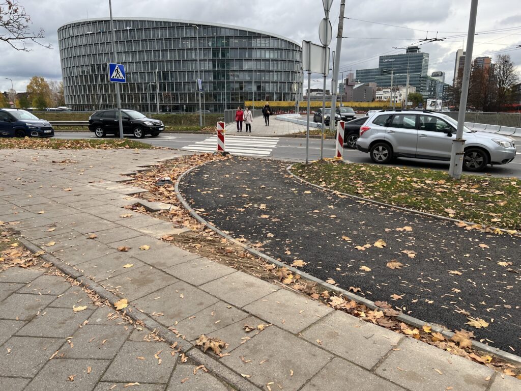 T. Narbuto g. dviračių takas ir viešojo transporto juosta (T. Narbuto g.) - Bike path - construction photos