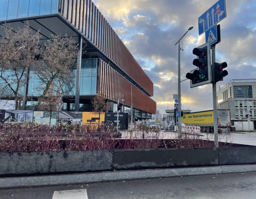 Sąvaržėlė (Konstitucijos pr. 14A) - Office center - construction photos