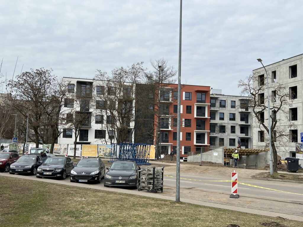 Karoliniškių namai 1 etapas (Sausio 13-osios g. 31) - Hotel, Multi apartment - construction photos