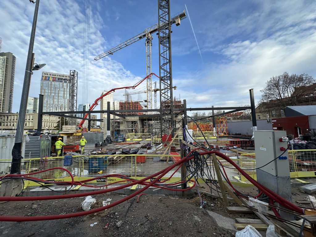 Sąvaržėlė (Konstitucijos pr. 14A) - Office center - construction photos