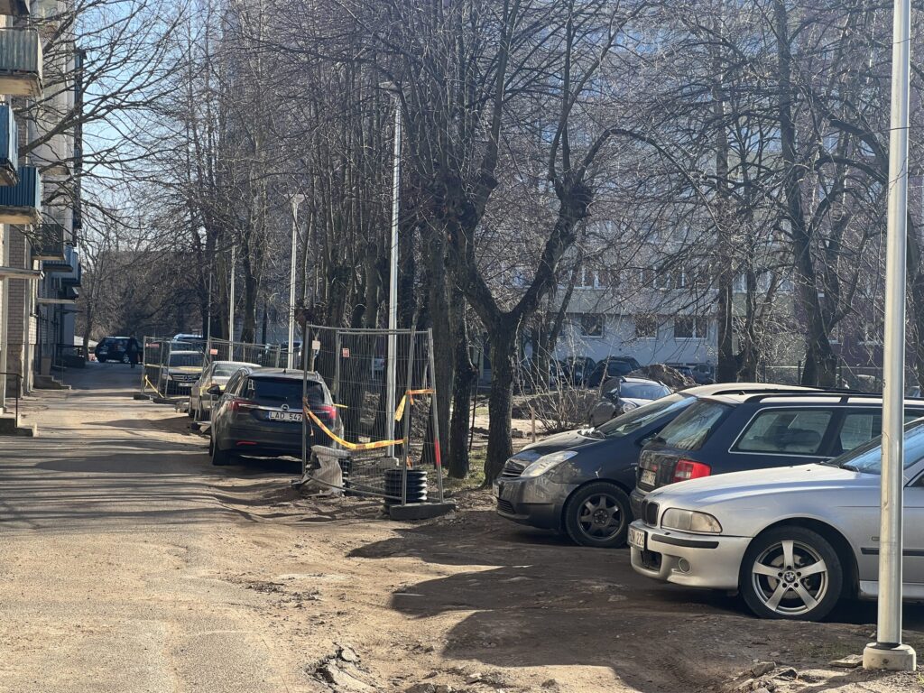 Kiemų sutvarkymas (J. Janonio g. 26, 28, Malūnininkų g. 2, Švyturio g. 8, 10, Smilties Pylimo g. 3, Sportininkų g. 5, 9) - Pedestrian path, Street - construction photos