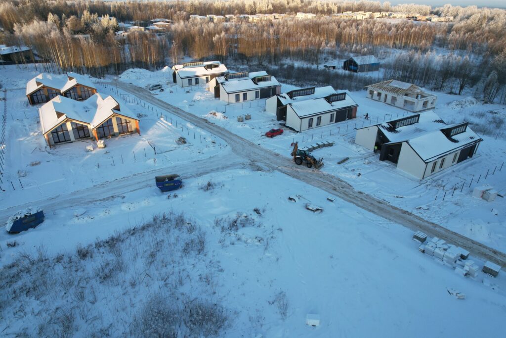 Pavilnio rytai (Antano Maceinos g. 1, 3, 5, 7, 9 Vlado Jurgučio g. 7, 8, 9, 10, 11, 12, 13, 14, 15, 16, 17, 19, 21, 23, Stasio Šalkausko g. 8, 10, 12, 14, 16, Punios g. 1, 3, 5, 7, 9, 11) - Row housing - construction photos