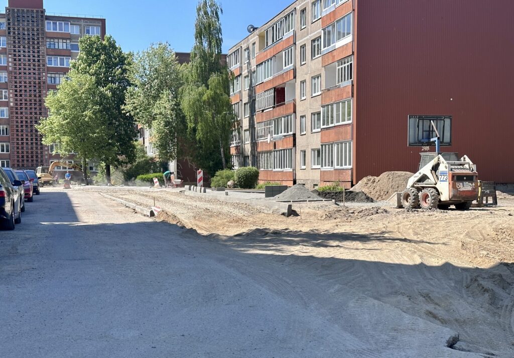 Statybininkų pr., Žardininkų g. kiemų sutvarkymas (Statybininkų pr., Žardininkų g.) - Kelias - statybų nuotraukos