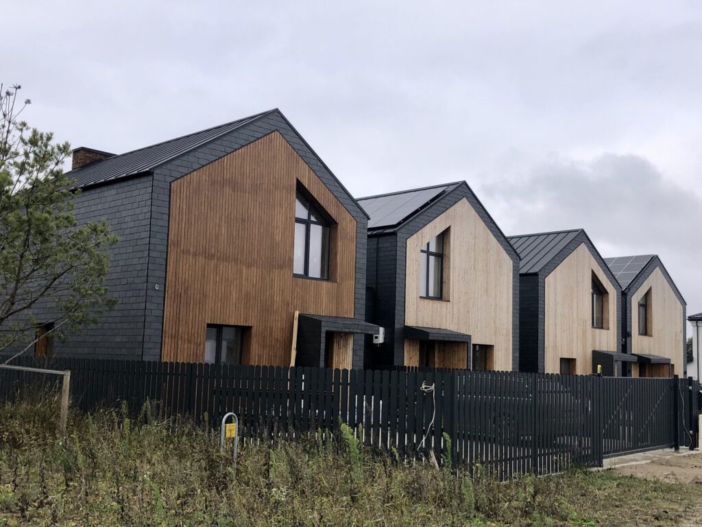 Pušų panorama 1 etapas (Kazio Bizausko g. 53, 55, Stasio Šilingo g. 92, 94, 96, 98, 100, 102) - Row housing - construction photos