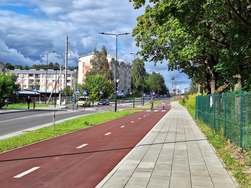 Lazdynėlių g. rekonstrukcija (Lazdynėlių g.) - Velosipēdu ceļš, Iela - būvdarbu attēli