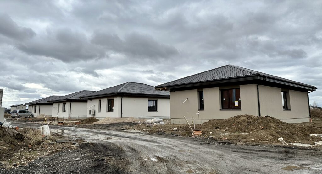 Karininkų namai (Savanorių g. 13,15,19,23,27,31,35,39,43,47,49,51, Narsiečiai) - Private house community, Row housing - construction photos