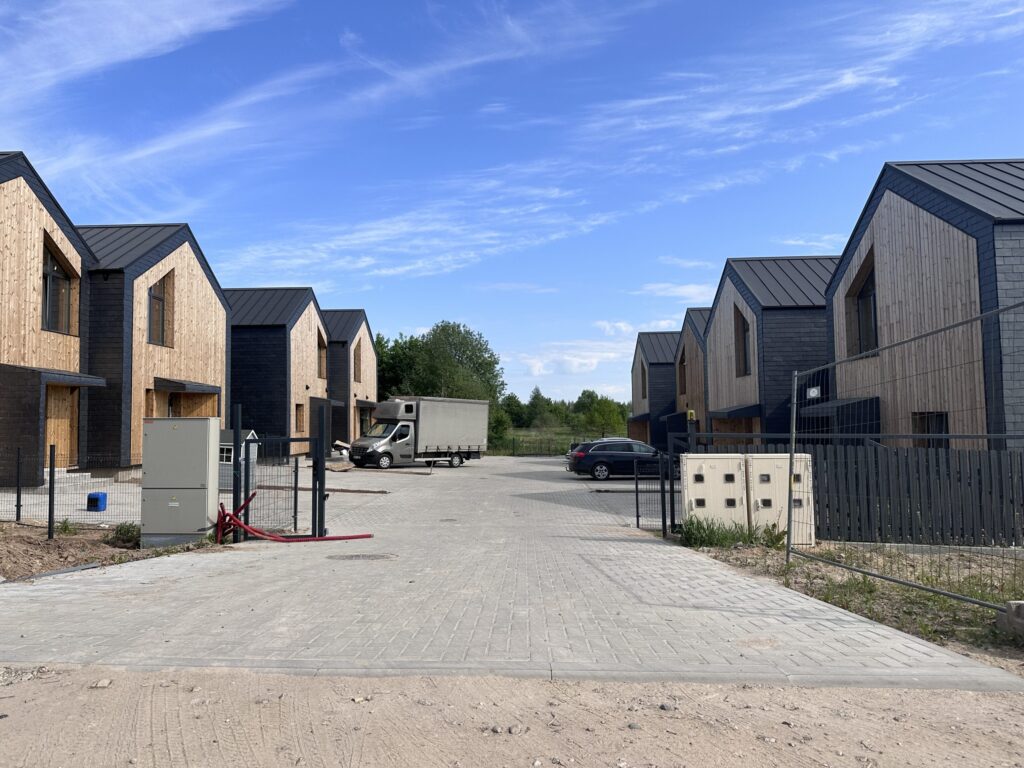 Pušų panorama 1 etapas (Kazio Bizausko g. 53, 55, Stasio Šilingo g. 92, 94, 96, 98, 100, 102) - Row housing - construction photos