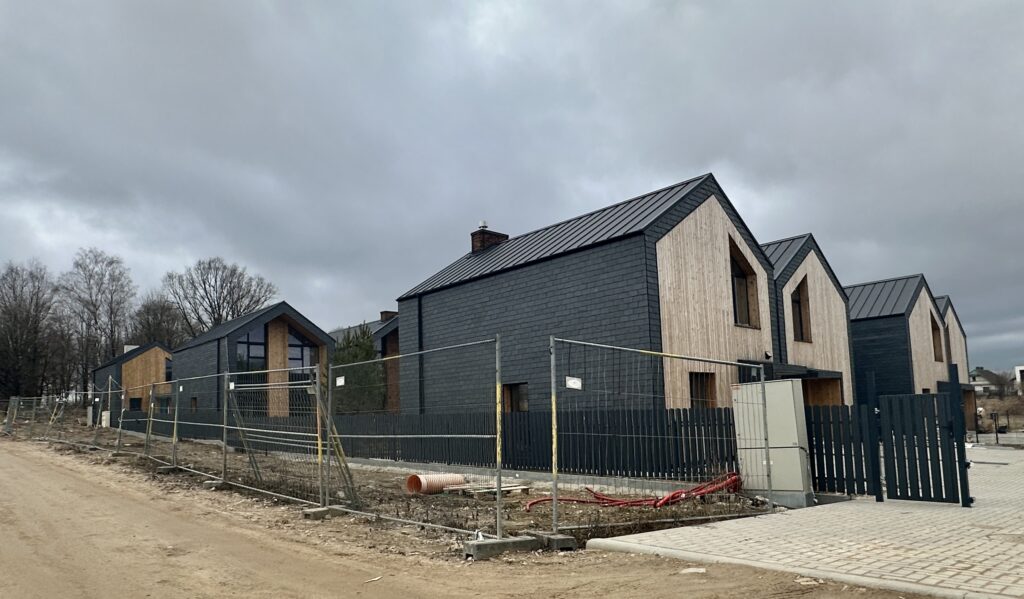 Pušų panorama 1 etapas (Kazio Bizausko g. 53, 55, Stasio Šilingo g. 92, 94, 96, 98, 100, 102) - Row housing - construction photos