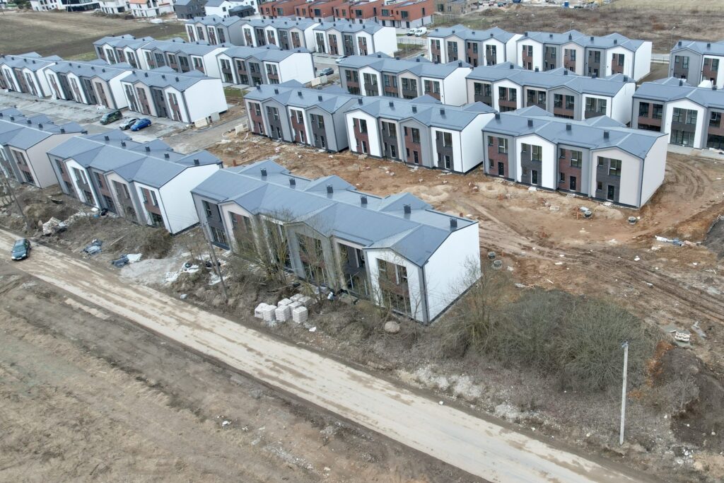 Kotedžai Kalnėnuose (Savičiūnų g.) 4 etapas (Savičiūnų g. 35C, 35D, 37A) - Row housing - construction photos