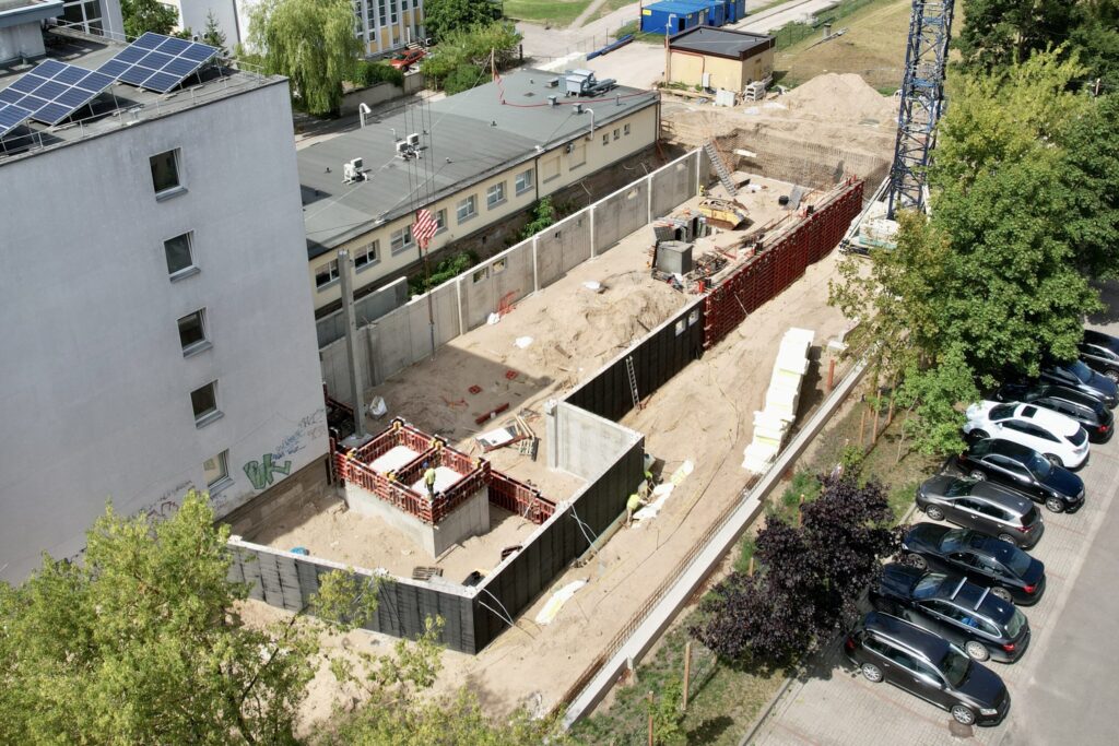 VšĮ Vilniaus miesto klinikinės ligoninės Operacinių, reanimacijos ir hemodializės priestatai (Antakalnio g. 57) - Haigla - ehituse fotod