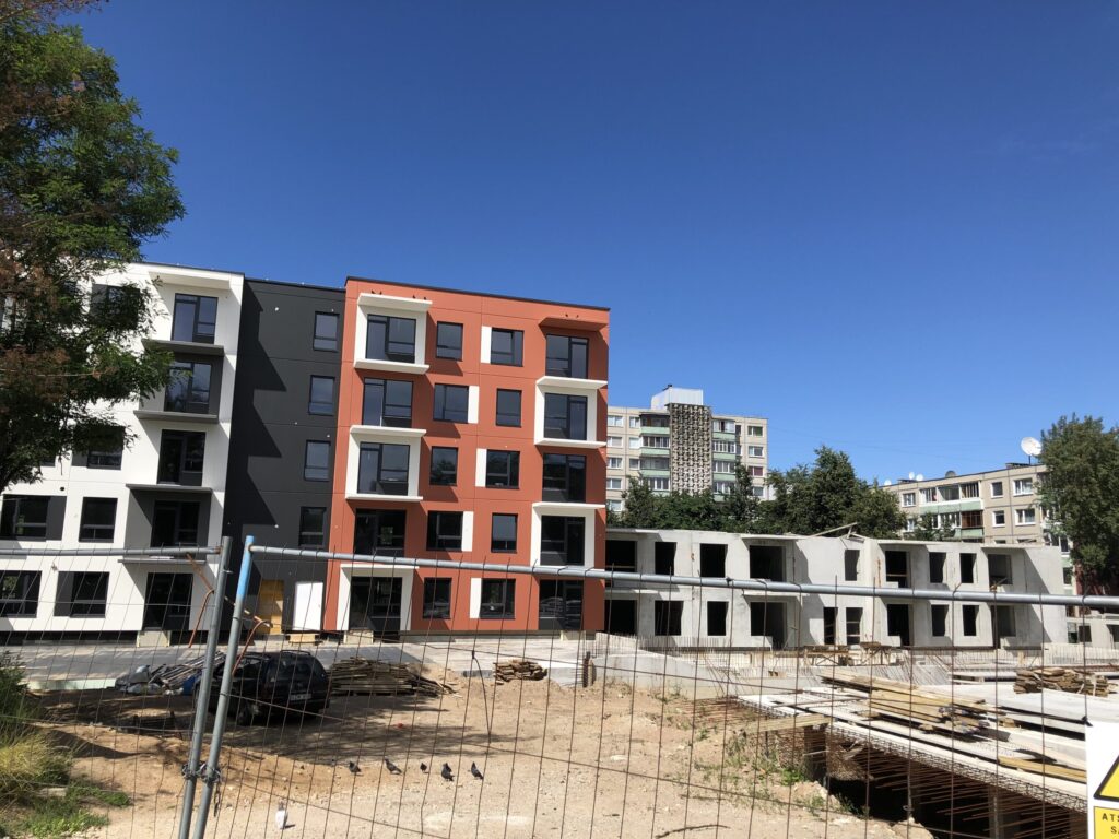 Karoliniškių namai 1 etapas (Sausio 13-osios g. 31) - Hotel, Multi apartment - construction photos