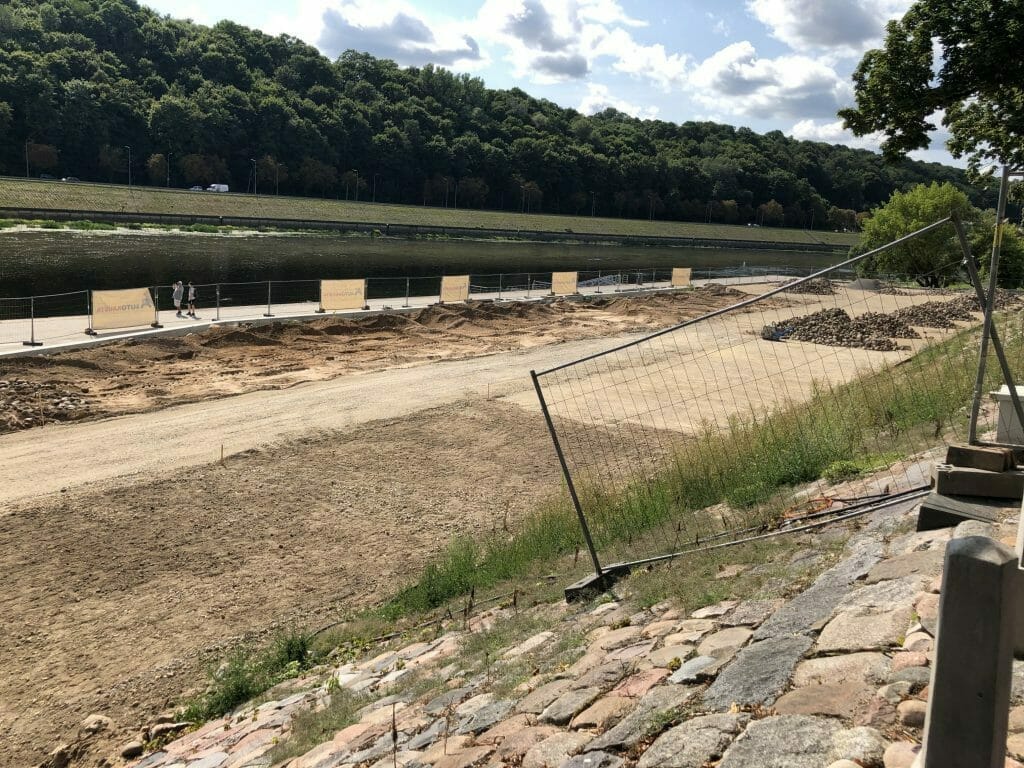 Daugirdo amfiteatras (Prieplaukos krant. 2) - Ūdenstilpnes krasts - būvdarbu attēli