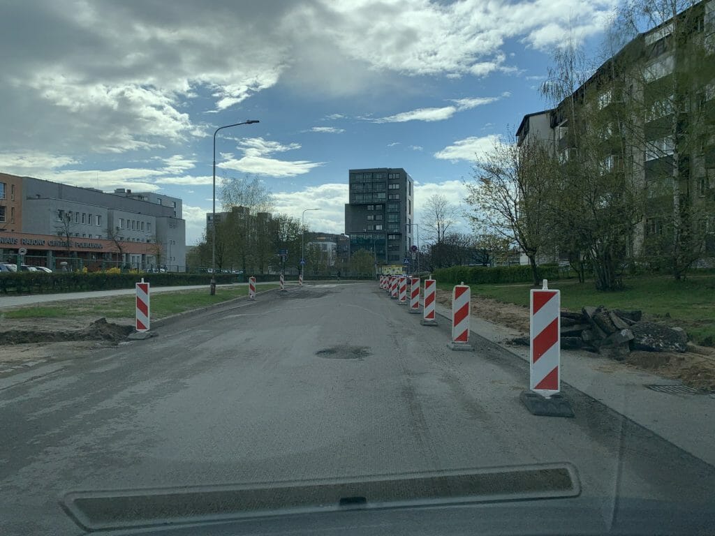 Ramaus eismo gatvė prie Vilniaus rajono centrinės poliklinikos (J. Baltrušaičio g.) - Tänav - ehituse fotod