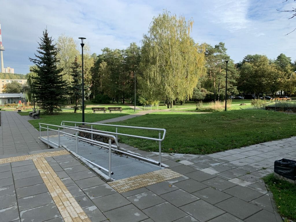 Lazdynų skveras (Erfurto g.) - Pedestrian path - construction photos