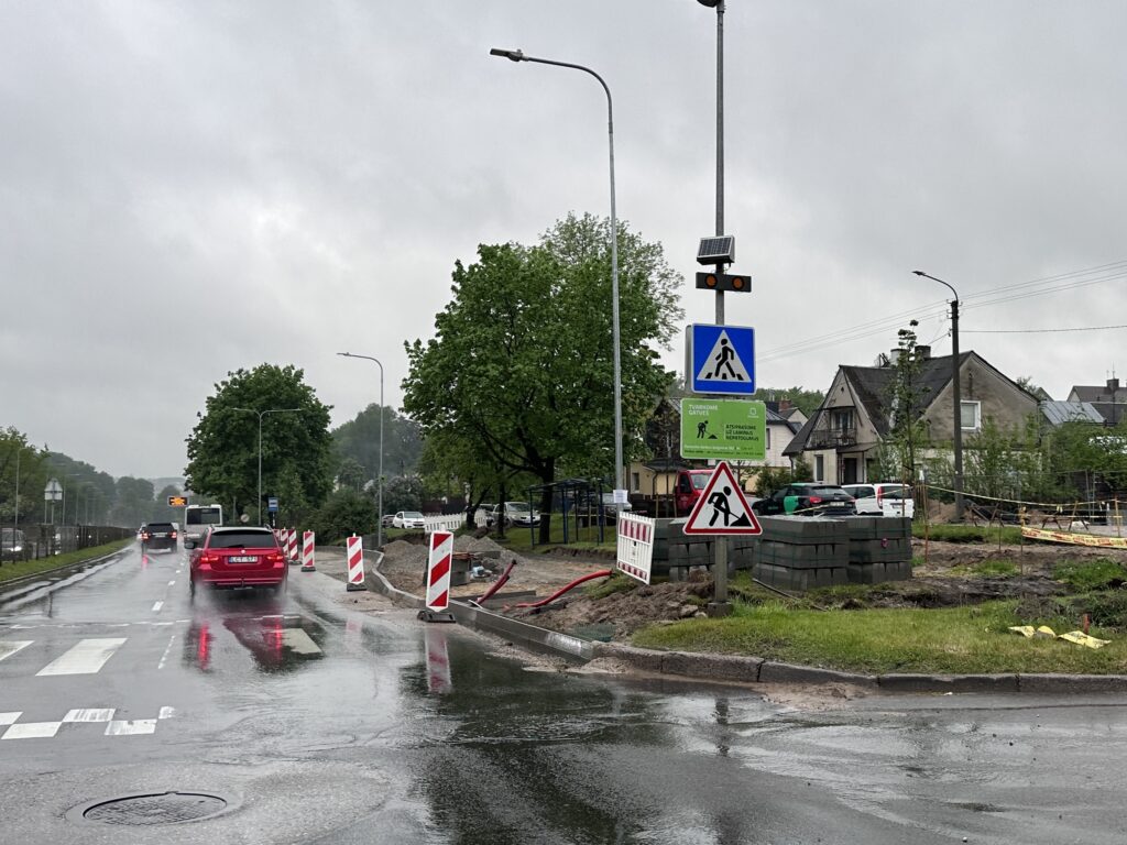 S. Batoro g. sankryža su Rudens ir Srovės g (S. Batoro g.) - Pedestrian path - construction photos