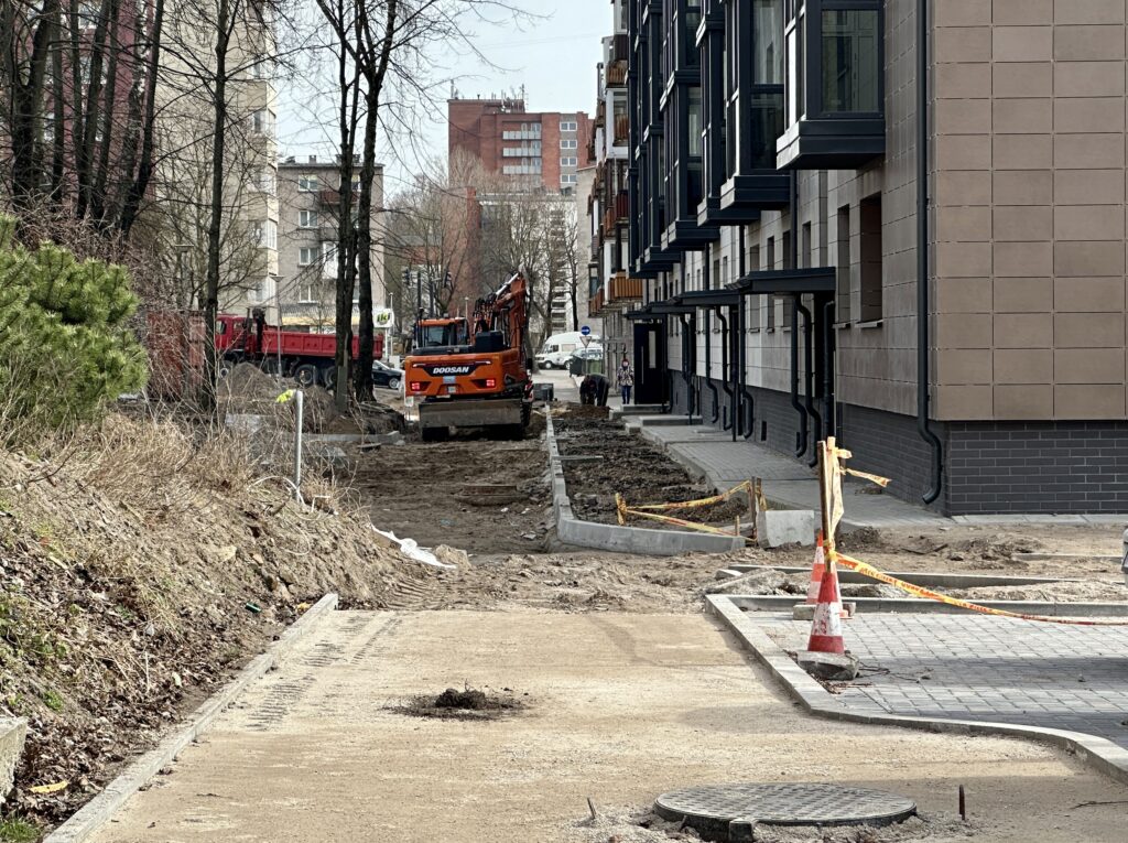 Kiemų sutvarkymas (J. Janonio g. 26, 28, Malūnininkų g. 2, Švyturio g. 8, 10, Smilties Pylimo g. 3, Sportininkų g. 5, 9) - Pedestrian path, Street - construction photos