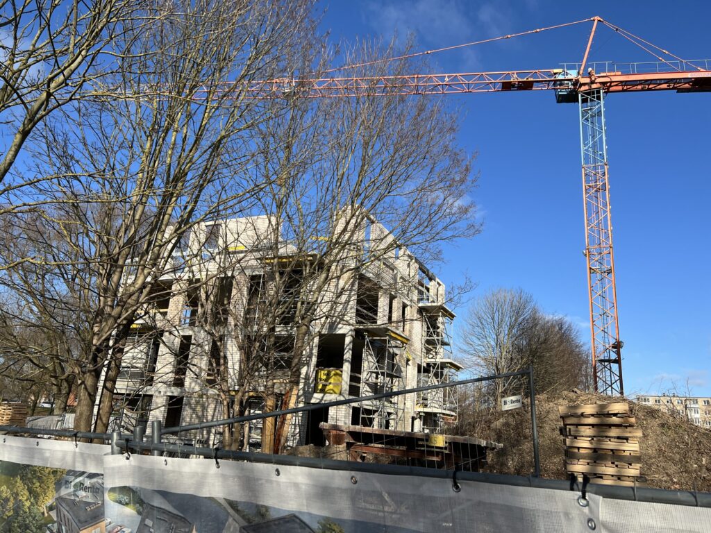 Parko pakrantė (10, 12 namai) (Mokyklos g. 18A) - Daugiabutis - statybų nuotraukos