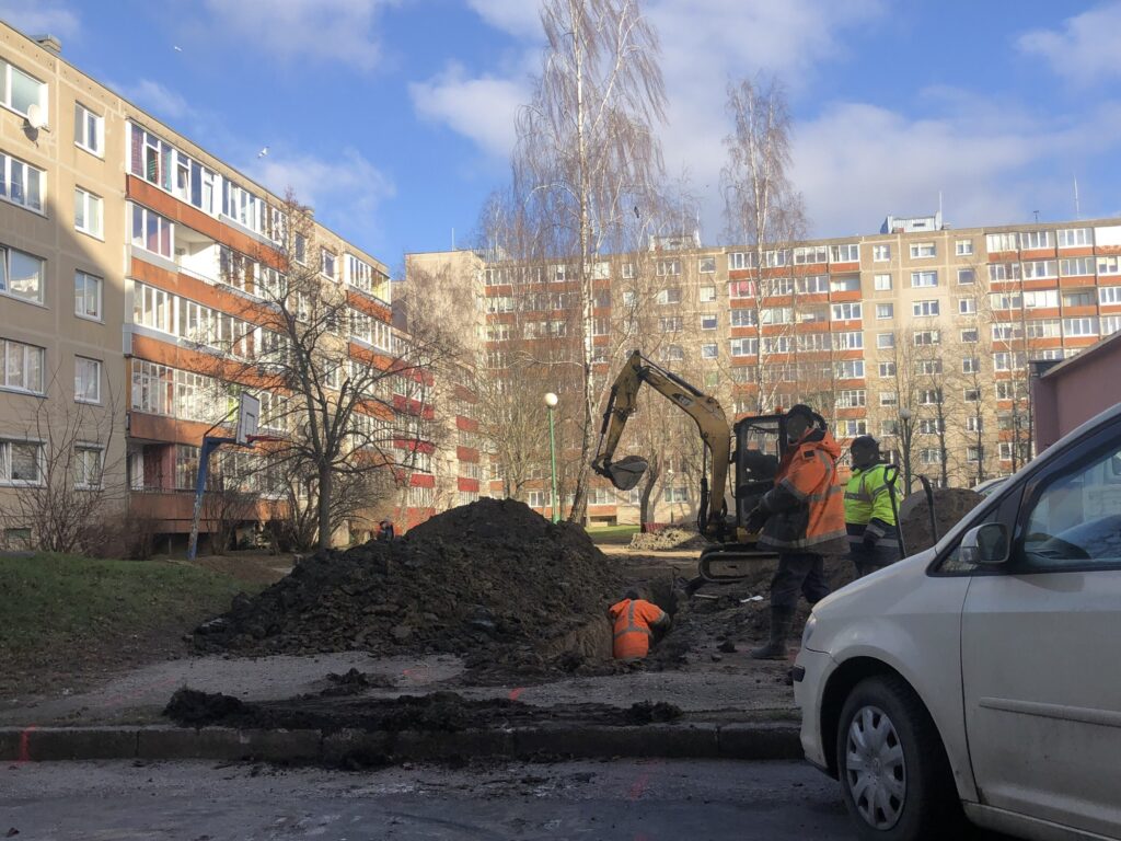 Statybininkų pr., Žardininkų g. kiemų sutvarkymas (Statybininkų pr., Žardininkų g.) - Kelias - statybų nuotraukos