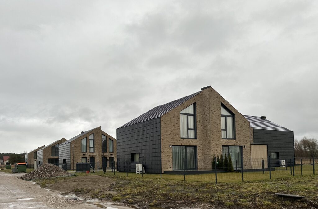 J7 Beržas (Latgalos g. 7, 9, 10, 12, 13, 15, 17, 19, 21) - Row housing - construction photos