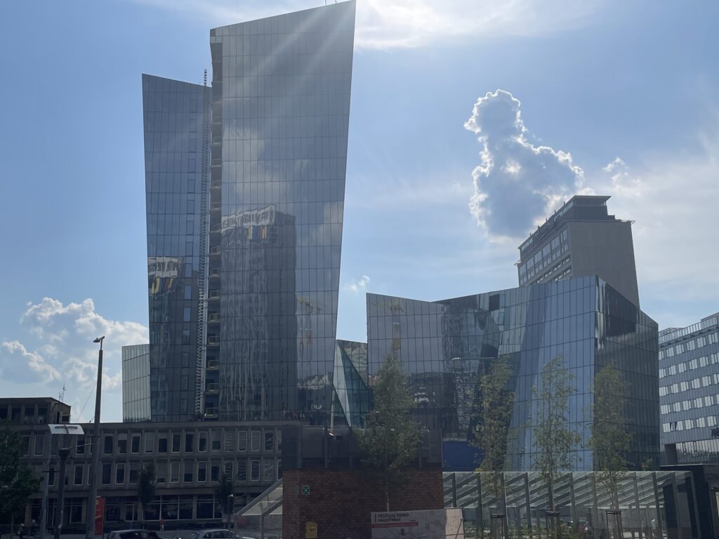 Artery (Konstitucijos pr. 18B) - Biroju centrs - būvdarbu attēli