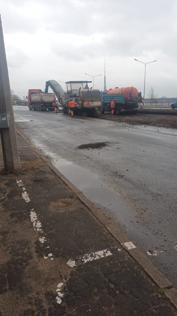 Ģenerāļa Radziņa krastmalas, 13. janvāra ielas un 11. novembra krastmalas krustojuma pārbūve (Ģenerāļa Radziņa krastmala, 13. janvāra iela, 11. novembra krastmala) - Kelias - statybų nuotraukos