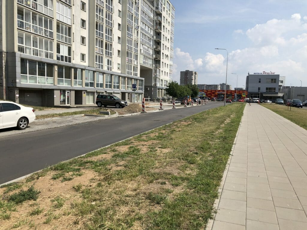 Ramaus eismo gatvė prie Vilniaus rajono centrinės poliklinikos (J. Baltrušaičio g.) - Tänav - ehituse fotod