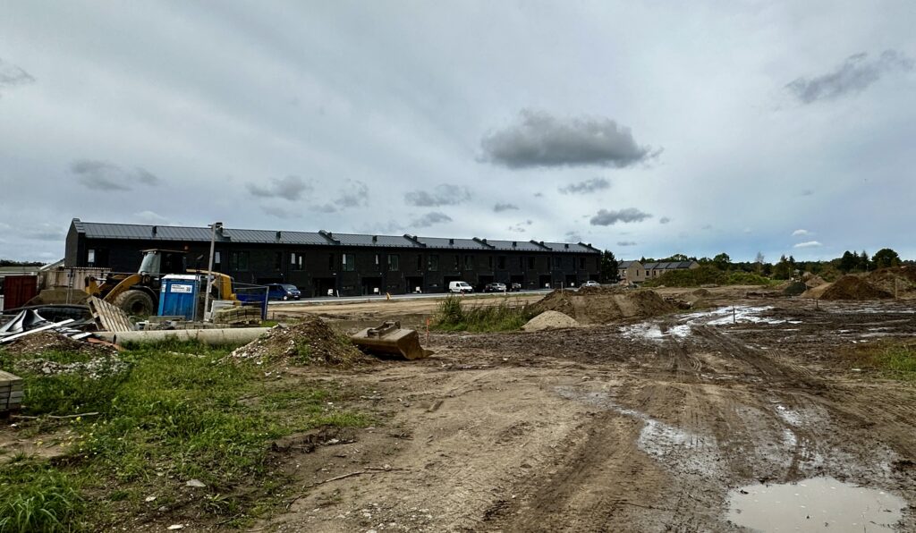 Medeinos g. namai (Medeinos g. 1) - Sublokuoti namai - statybų nuotraukos