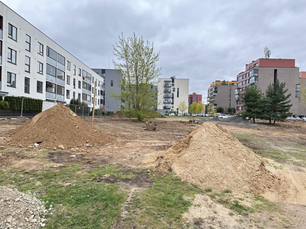 Naujosios Pilaitės skveras (Mažosios Lietuvos skveras) (M. Jankaus g.) - Skveras - statybų nuotraukos
