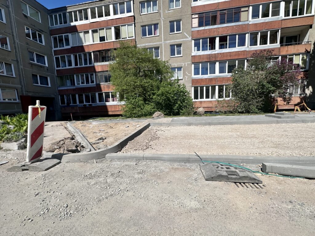 Statybininkų pr., Žardininkų g. kiemų sutvarkymas (Statybininkų pr., Žardininkų g.) - Kelias - statybų nuotraukos