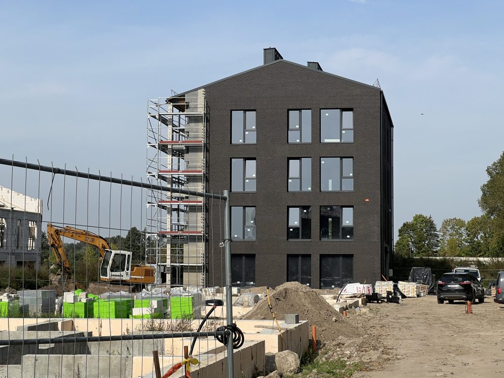 Dvaro slėnio butai (Medeinos g. 1B, 1C, 1D) - Multi apartment - construction photos