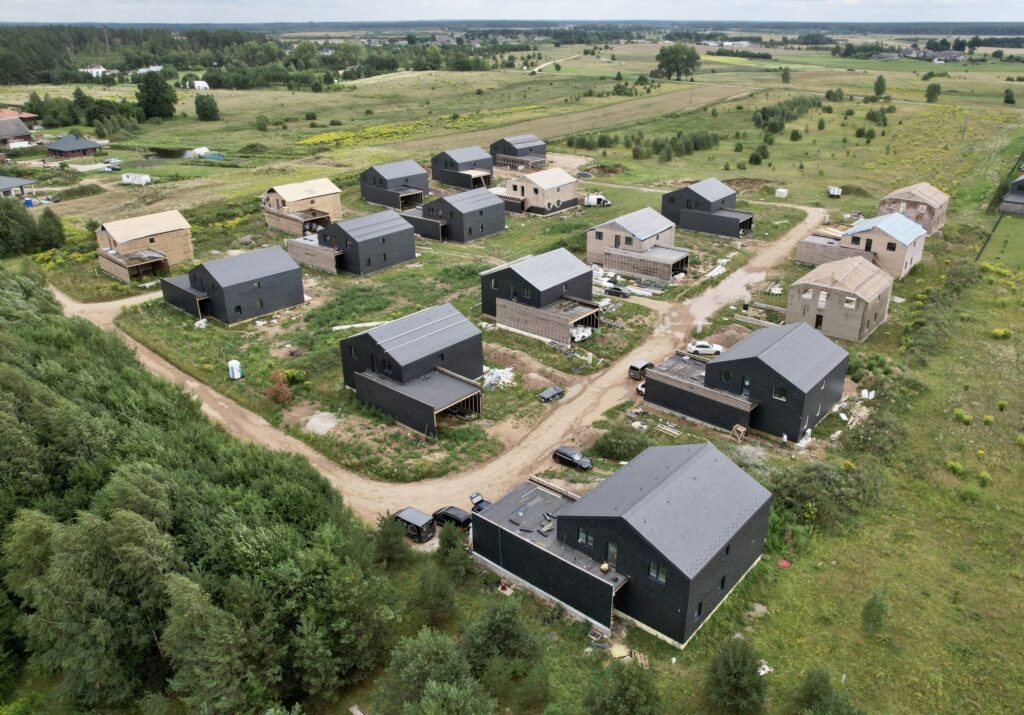 Alksnių g. 2, 4, 6, 7, 8, 9, 10, 11, 12, 13, 14, 15, 16, 18, 20, 22, 24, 26 (Alksnių g. 2, 4, 6, 7, 8, 9, 10, 11, 12, 13, 14, 15, 16, 18, 20, 22, 24, 26) - Private house community - construction photos