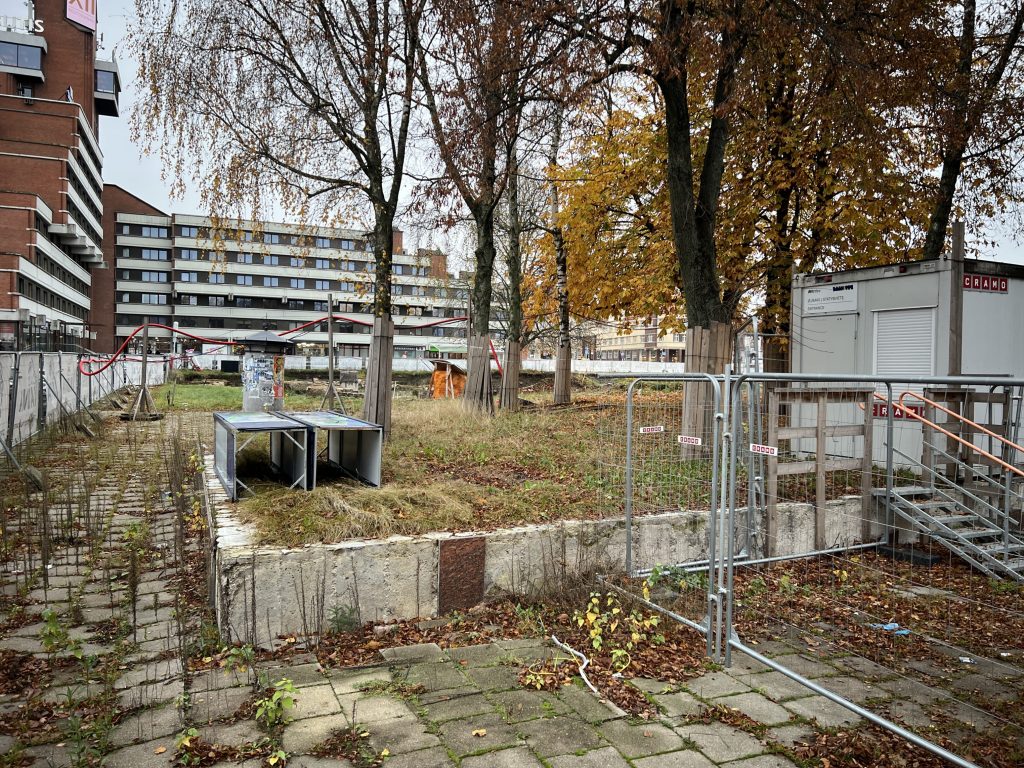 Atgimimo aikštė (Danės g. 17B, Danės g. 17C) - Park, Parkimishoone - ehituse fotod