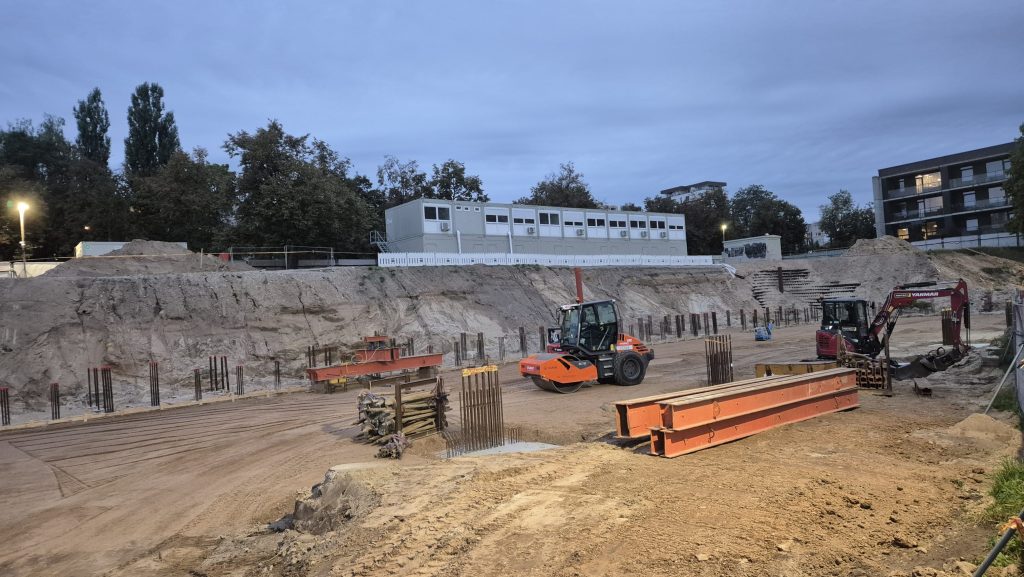 Žirmūnų lengvosios atletikos maniežas (Žirmūnų g. 1H) - Sports arena - construction photos
