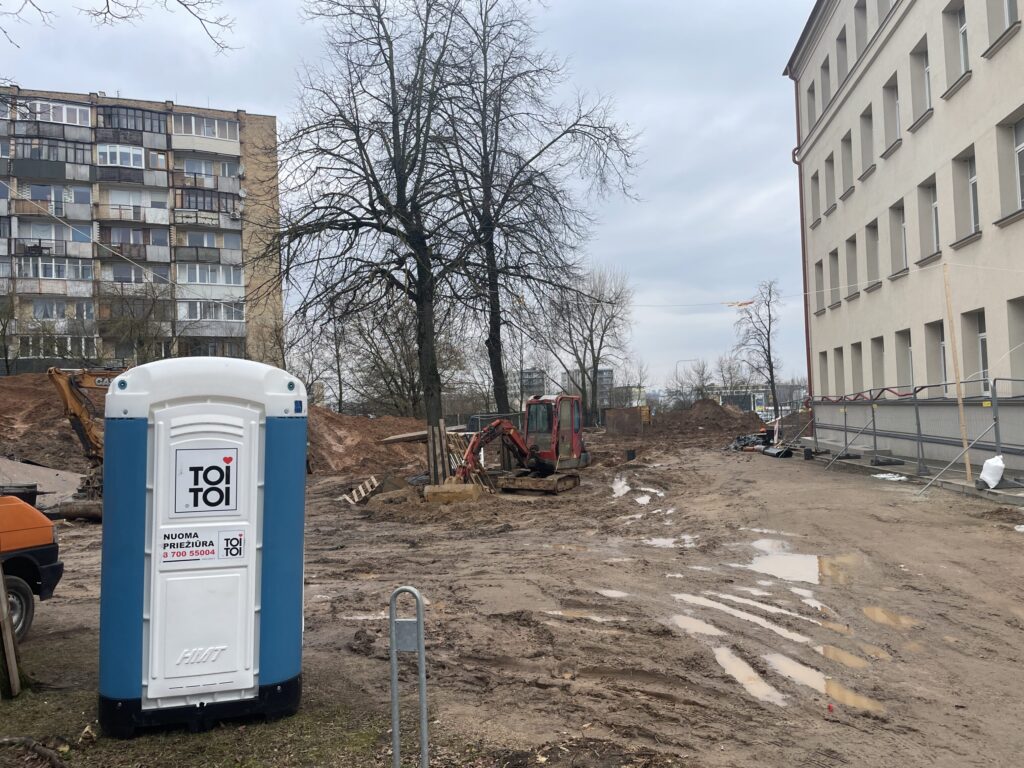 Simono Konarskio gimnazijos sporto aikštynai (Statybininkų g. 5) - Sports field or court - construction photos