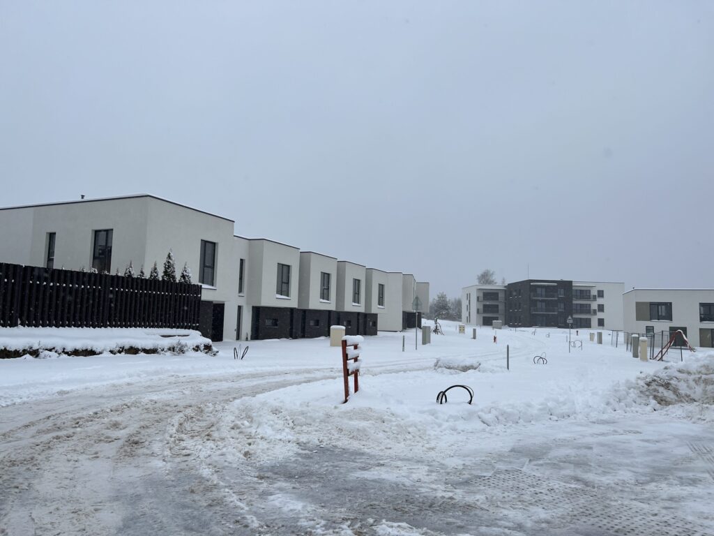 Pilaitės namai (Tilžės g. 47, 53, 55, 57, 59, 60, 61, 63, 65, 67, Gumbinės g. 8, 12, 14, Virbalio g. 4, Tolminkiemio g. 50) - Rindu mājas - būvdarbu attēli