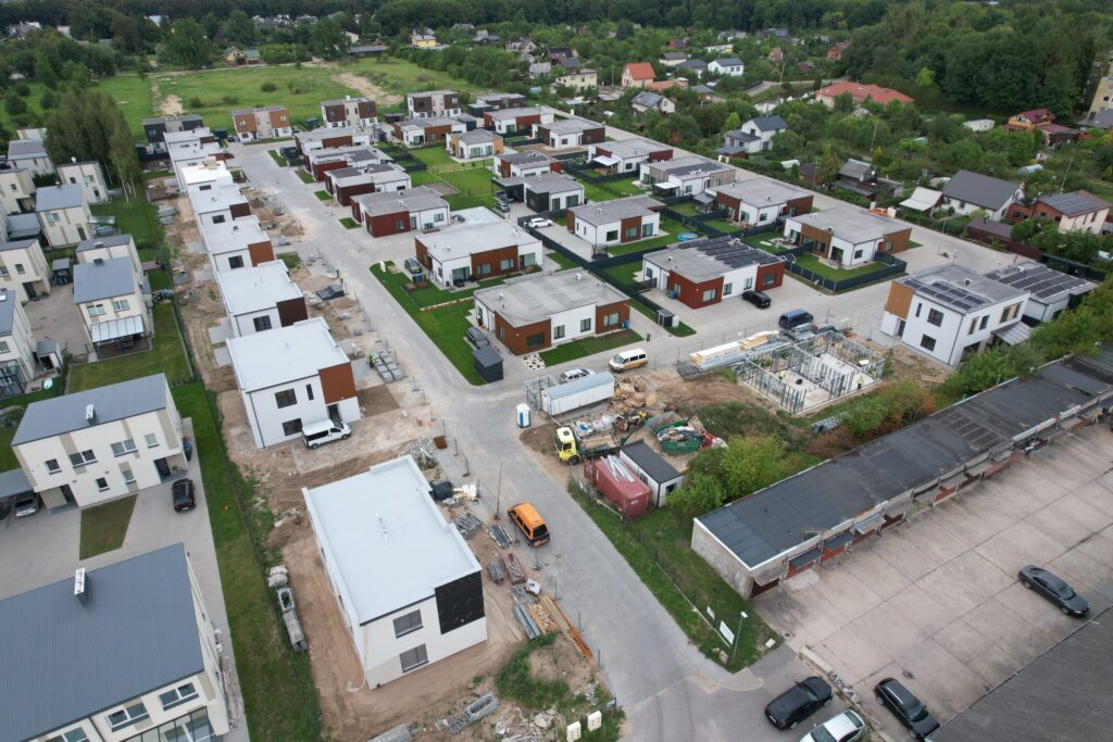 Vynuogyno namai (Varžupio g. 33A, 33B) - Row housing - construction photos