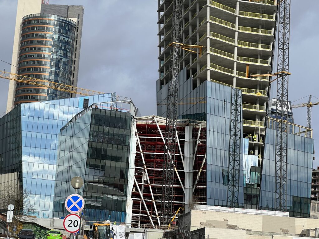 Artery (Konstitucijos pr. 18B) - Biroju centrs - būvdarbu attēli