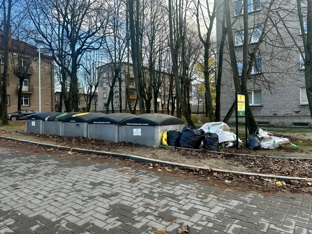 Kiemų sutvarkymas (J. Janonio g. 26, 28, Malūnininkų g. 2, Švyturio g. 8, 10, Smilties Pylimo g. 3, Sportininkų g. 5, 9) - Pedestrian path, Street - construction photos