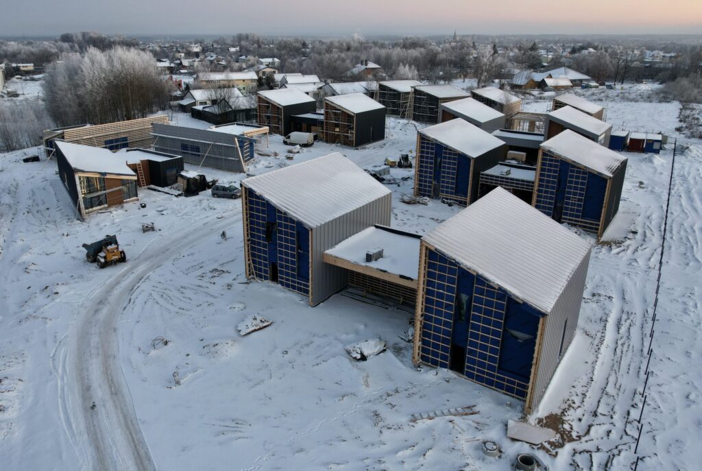 Kalno 77 (Kalno g. 73, 75, 77, 79, 83, 85, 87, Sokiškių g. 2, 4) - Privātmāju kopienas, Rindu mājas - būvdarbu attēli