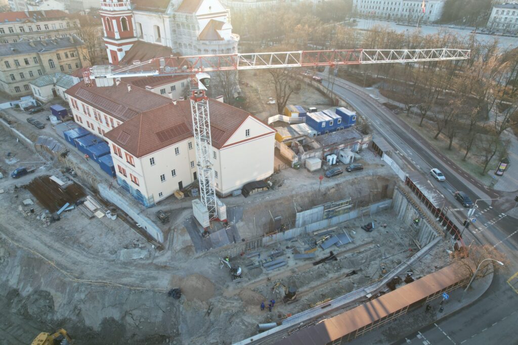 Vasario 16-osios (Vasario 16-osios g. 1) - Hotel, Office center, Primary and secondary education - construction photos