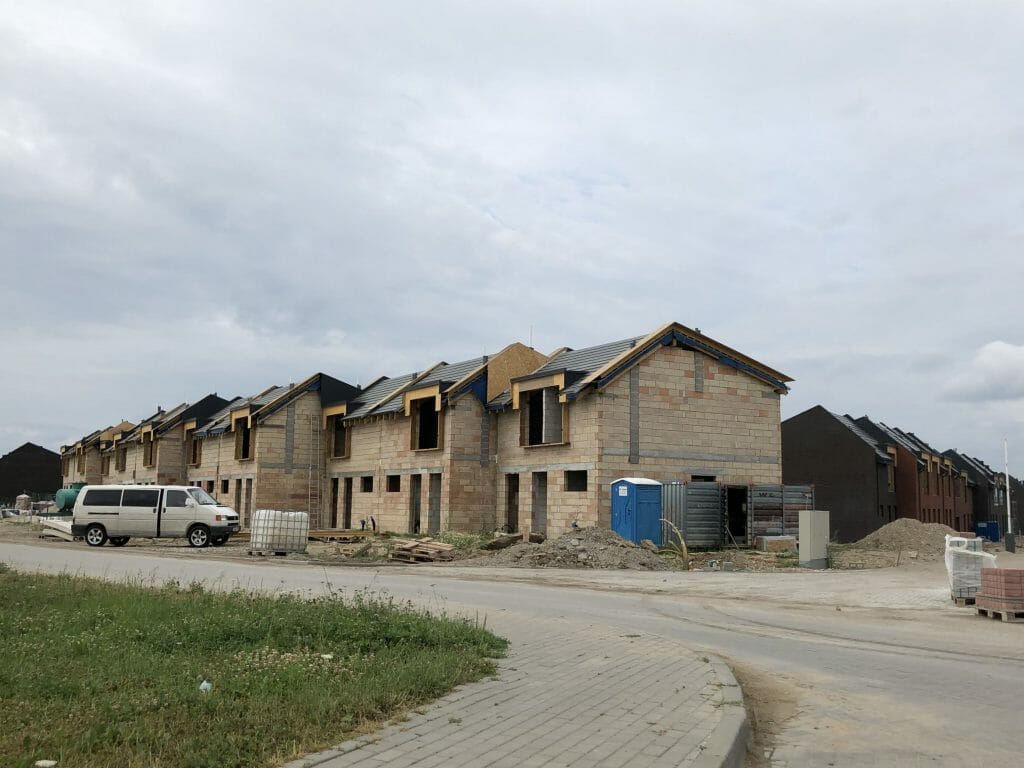 Bachmano Žemė (Vėluvos g. 1, 2, 3, 4 - 47, Eitkūnų g. 6, 6A, 8, 8A - 30, 30A, Tolminkiemio g. 1, 2, 3, 4 - 69) - Privātmāju kopienas, Rindu mājas - būvdarbu attēli