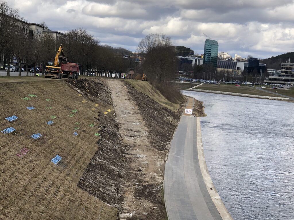 Neries kairiosios krantinės 1 etapas (A atkarpa) (Goštauto g.) - Dviračių takas, Pakrantė - statybų nuotraukos
