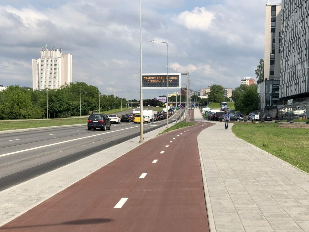 Pilaitės pr. dviračių takas iki Laisvės pr. (Pilaitės pr.) - Velosipēdu ceļš - būvdarbu attēli