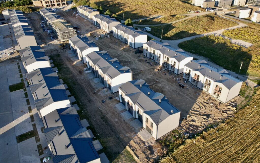 Kotedžai Kalnėnuose (Savičiūnų g.) 3 etapas (Savičiūnų g. 35E, 35F) - Row housing - construction photos