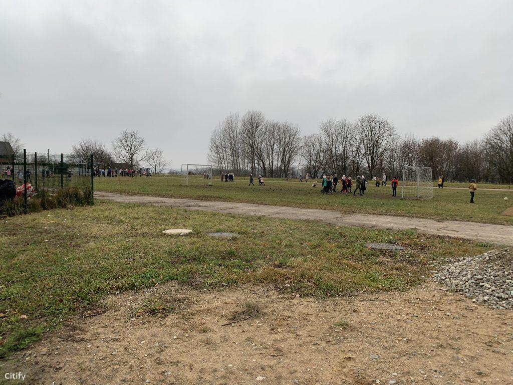 Kauno vaikų socializacijos centro aikštynas (Žeimenos g. 106) - Spordiväljak - ehituse fotod